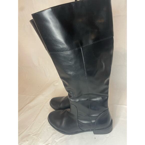 St. John's Bay Women's Riding Boot 10 M EUC - Picture 1 of 5